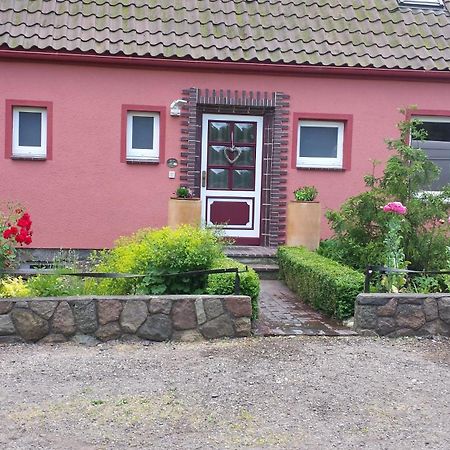 Haus Am Teich - Teichblick Apartment Fehmarn Exterior photo